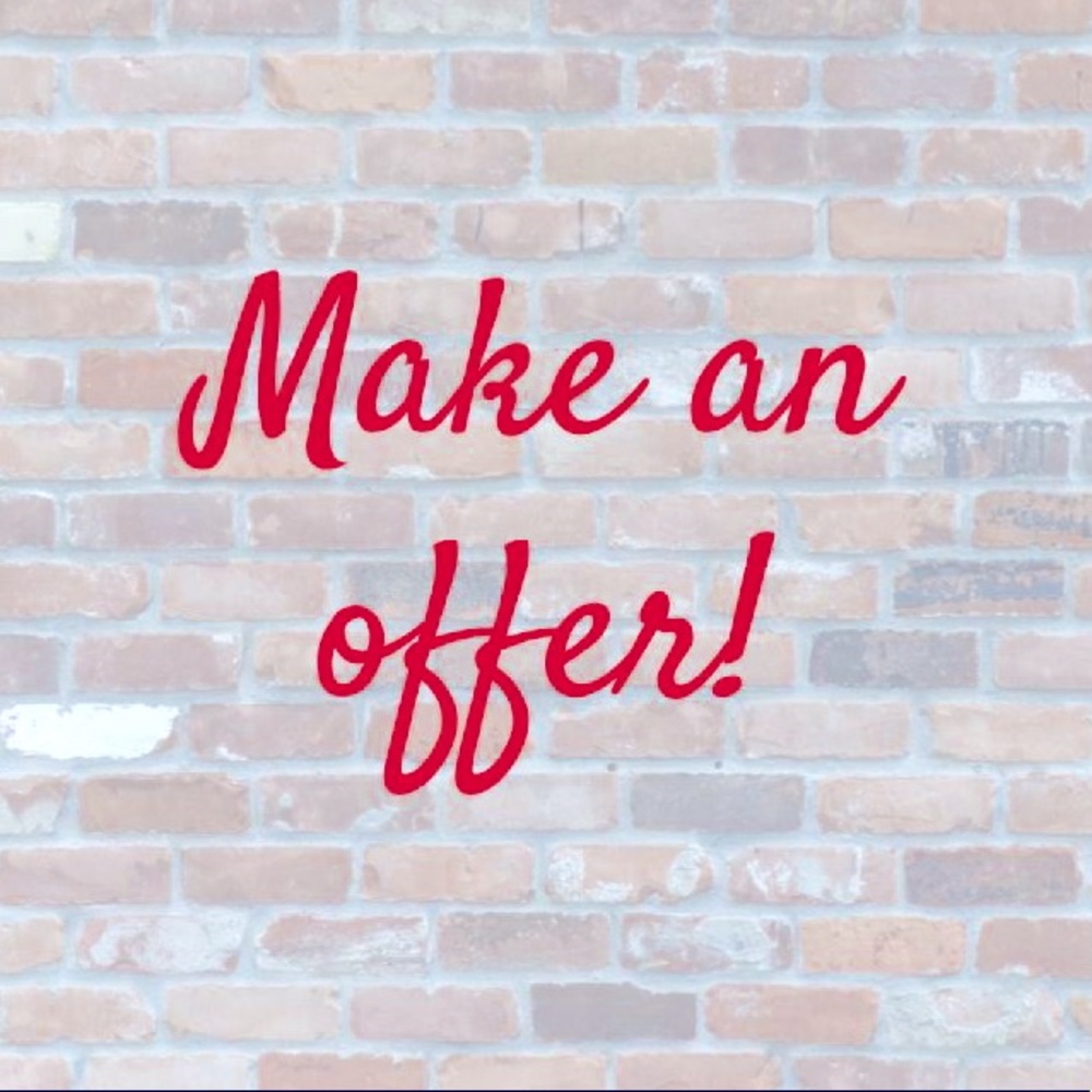 CHECK OUT MY CLOSET & MAKE ME AN OFFER!